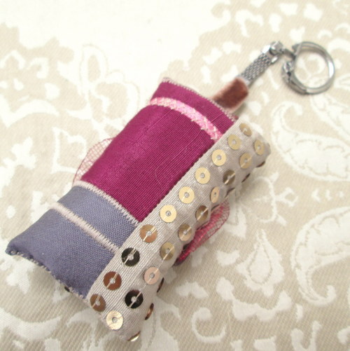 Přívěsek Coussin.pour.les.clefs.VI. — foto 6