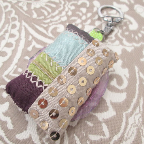 Přívěsek Coussin.pour.les.clefs.XI. — foto 6