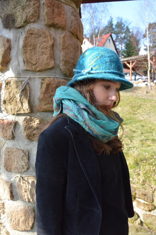 Plstěný vlněný šál na hedvábí — foto 3
