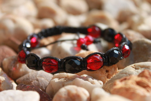 Vášeň a cit.. Náramek makramé/shamballa — foto 6