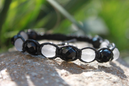 Black and white.. Náramek shamballa/makramé — foto 4