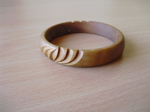 Dřevěný náramek — foto 2