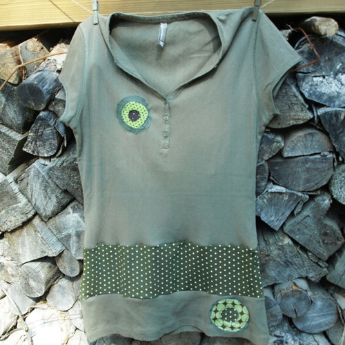 Tričko - tunika khaki s puntíčky — foto 2