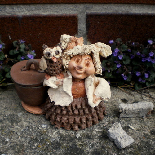 Ježibabka s hrncem,sovičková,9cm — foto 2