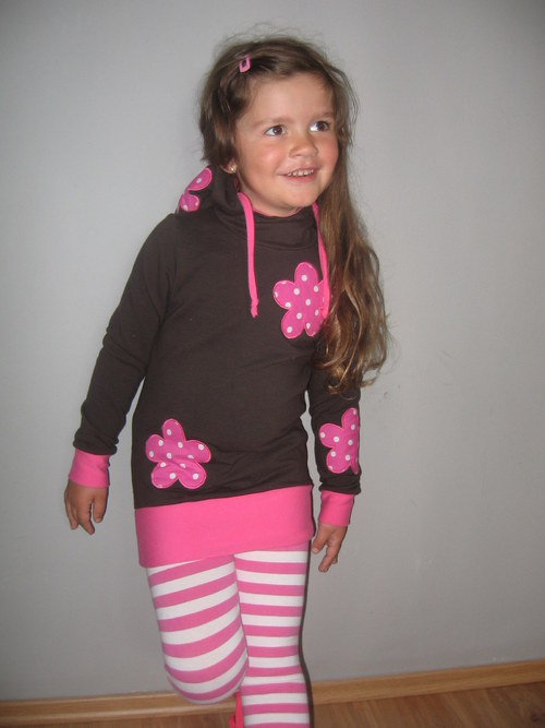 Hnědá mikinka — foto 2