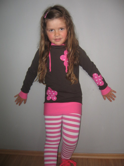 Hnědá mikinka — foto 3