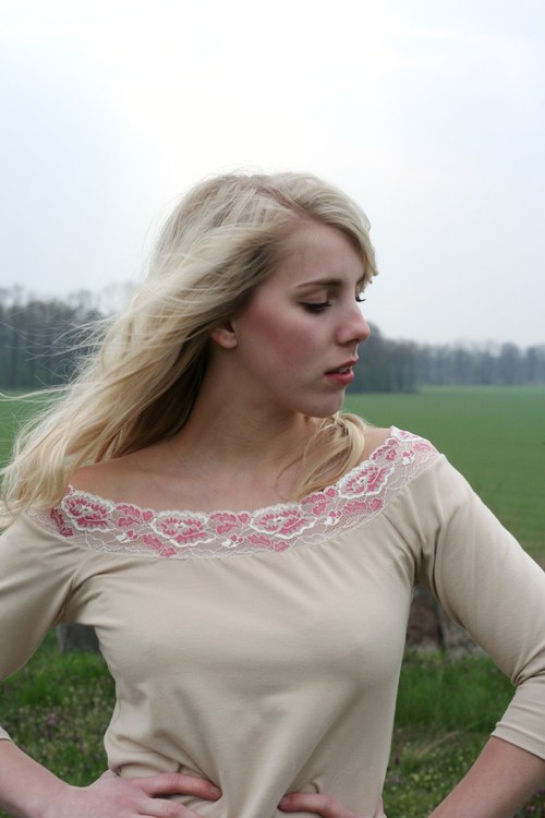 Něžné krajkové triko — foto 4