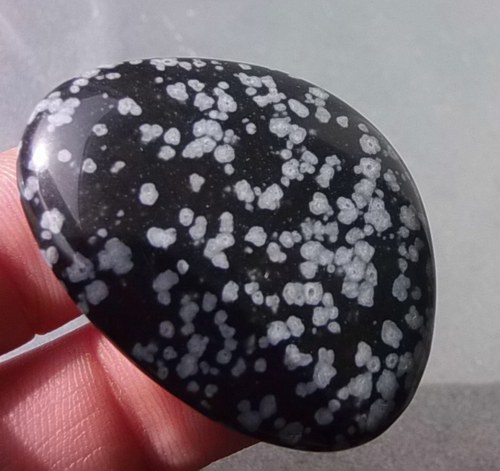 Obsidián vločkový - placka D531 — foto 2