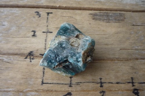 Surový apatit P8731 — foto 2