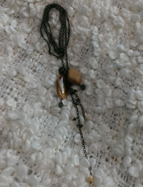 Hnědý náhrdelník — foto 2