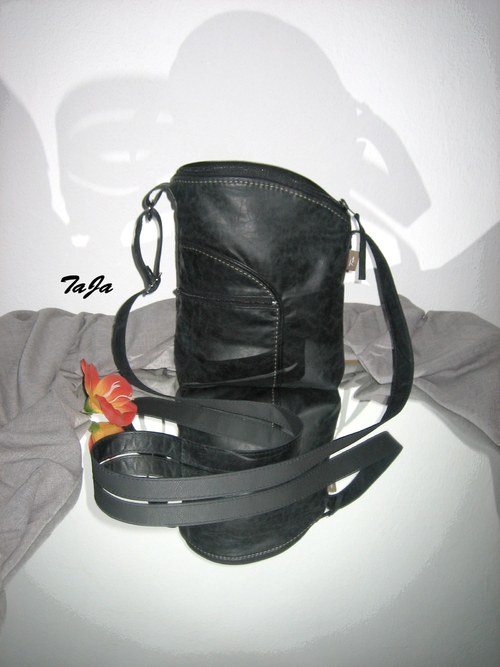 Příručka - černá s patinou — foto 2
