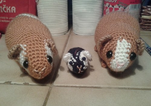 HÁČKOVANÝ PŘÍVĚSEK - MORČE — foto 2