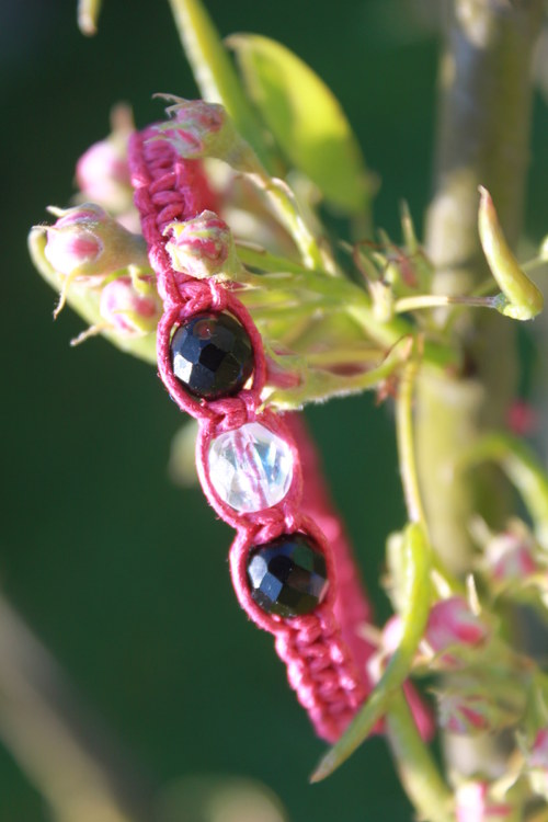 Náramek makramé/shamballa — foto 2