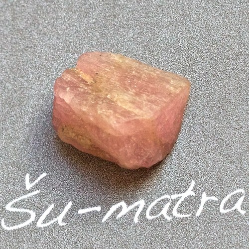 Turmalín - surový — foto 3