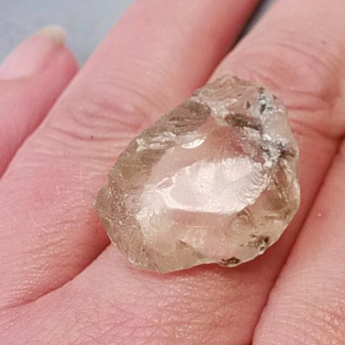 Labradorit šampaňský surový - D619 — foto 3