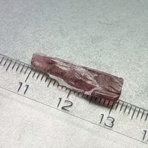 Rubelit surový (turmalín) - D689 — foto 2