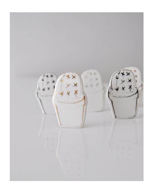 Porcelánová brož "El cactus B_černá" — foto 3