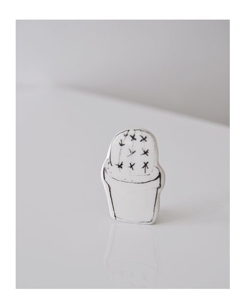 Porcelánová brož "El cactus B_černá" — foto 4