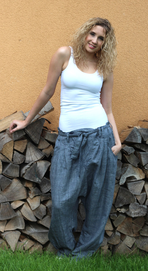 Lněné kostičkové kalhoty — foto 2