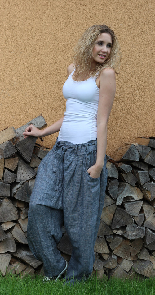 Lněné kostičkové kalhoty — foto 3