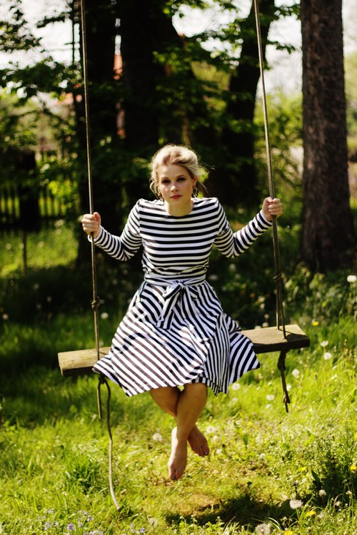 Top ALENKA, černobílá — foto 2