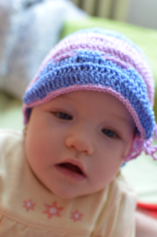 Čepička modro-růžová s kšiltíkem, 6+ m — foto 2