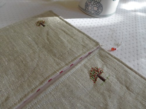 Káva pod jabloní. — foto 2