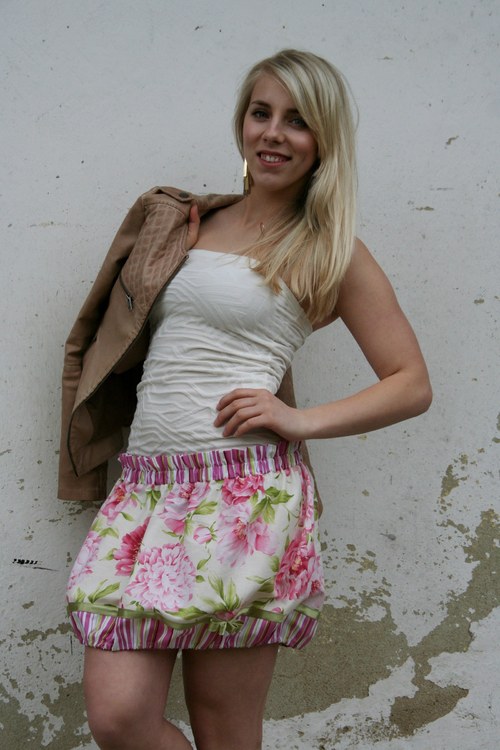 Sukně na cestu do cukrárny:-) — foto 4