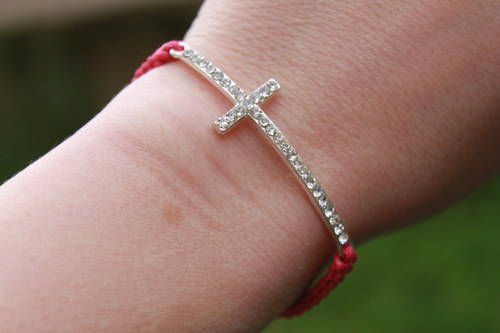 Kříž.. Náramek makramé/shamballa — foto 2