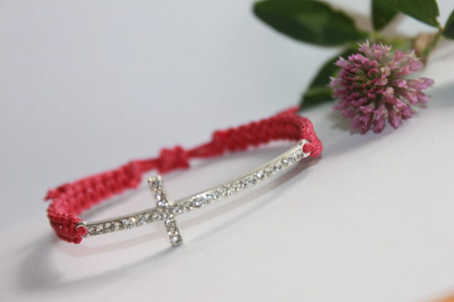 Kříž.. Náramek makramé/shamballa — foto 3