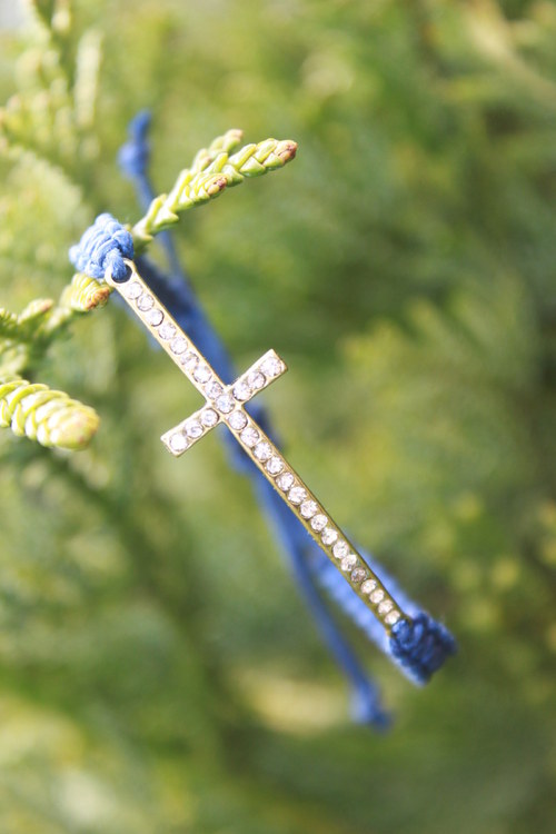 Kříž.. Náramek makramé/shamballa — foto 2