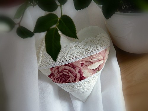 Romantické srdíčko s krajkou — foto 3