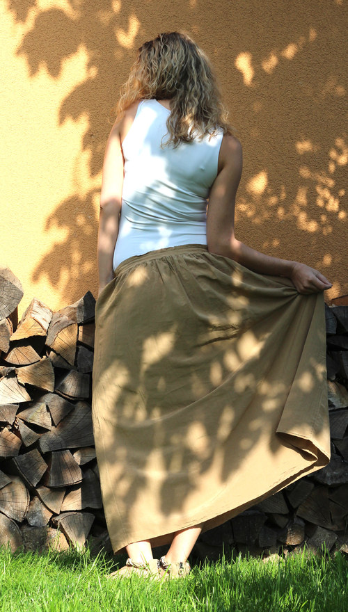 Letní béžová sukně — foto 5