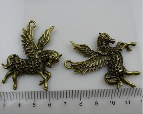 Přívěsek - okřídlený kůň, bronz, 1 ks — foto 3