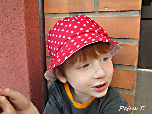 Plátěný klobouček puntíkový — foto 6