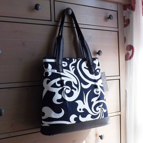 Amy´s Handbag - Balck and White — foto 2