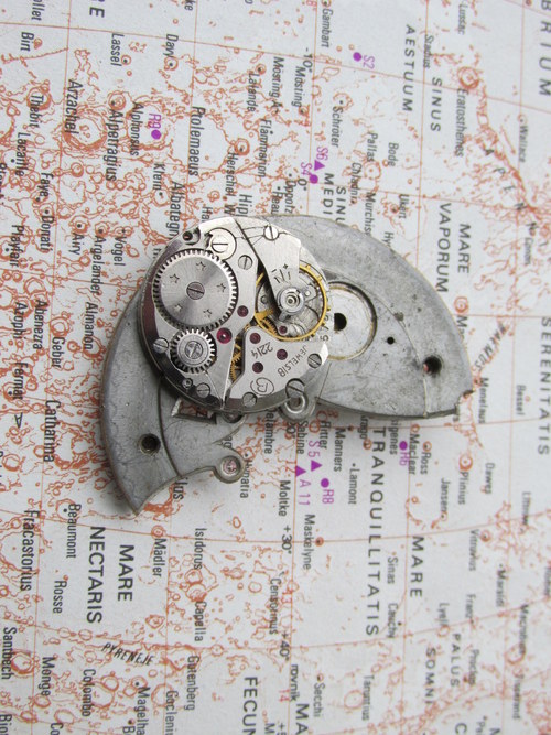 PŮLMĚSÍC.............BROŽ - STEAMPUNK — foto 2