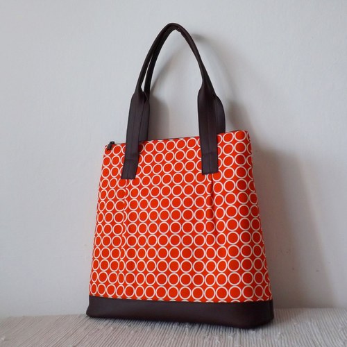 Amy´s Handbag - Red Cirkles — foto 2