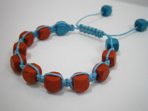 Náramek Shamballa červené kostičky — foto 3