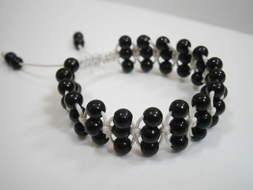 Shamballa náramek černý/bílý perličkový — foto 2