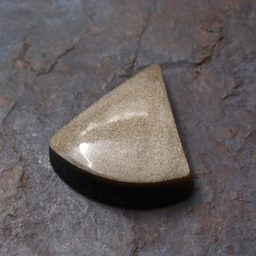 Obsidián stříbrný, kabošon č. 1540 — foto 3