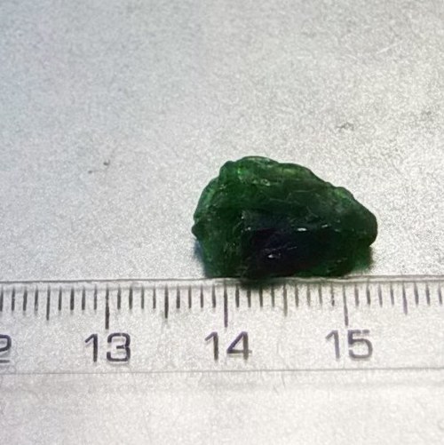 Chromdiopsid surový - D933 — foto 3
