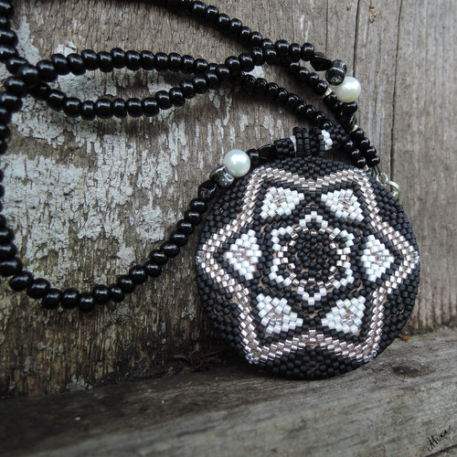 Mandala v černobílé ... — foto 3