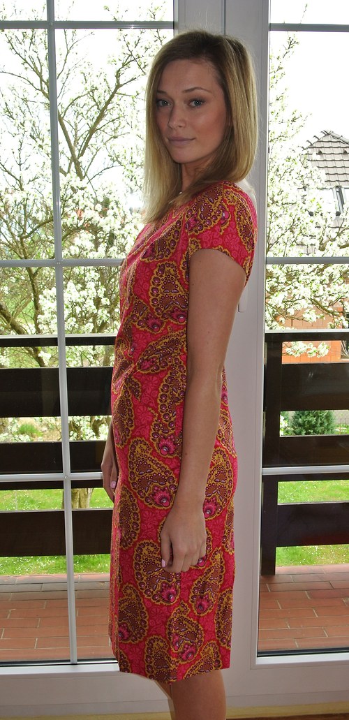 Dámské šaty Red Secret — foto 2