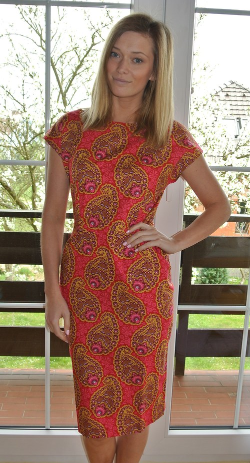 Dámské šaty Red Secret — foto 5