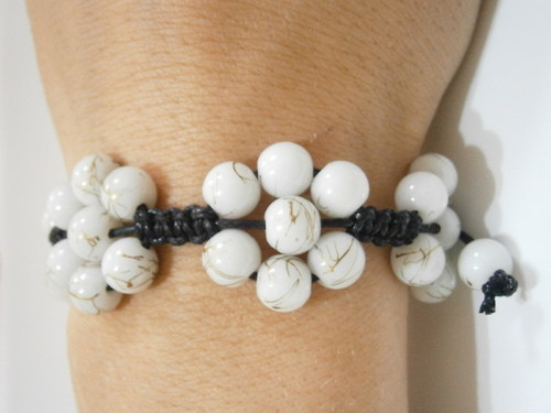 Náramek Shamballa bílé kytičky — foto 4