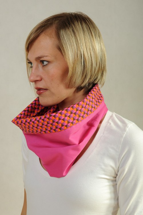 Nákrčník s magnetickou broží — foto 2