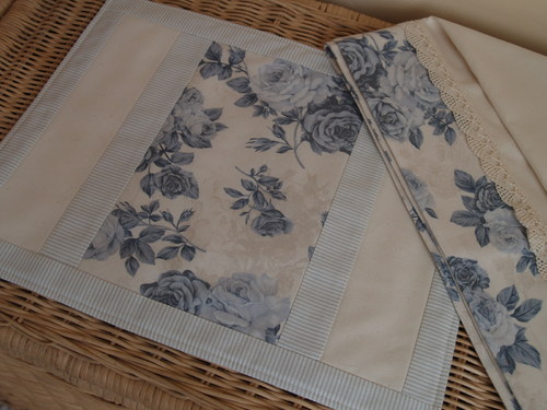 Prostírání - Blue Roses — foto 3