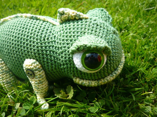 Háčkovaný chameleon Julian — foto 2