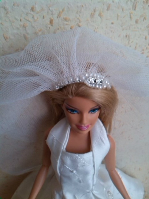 Svatební bilé šaty pro Barbie — foto 6